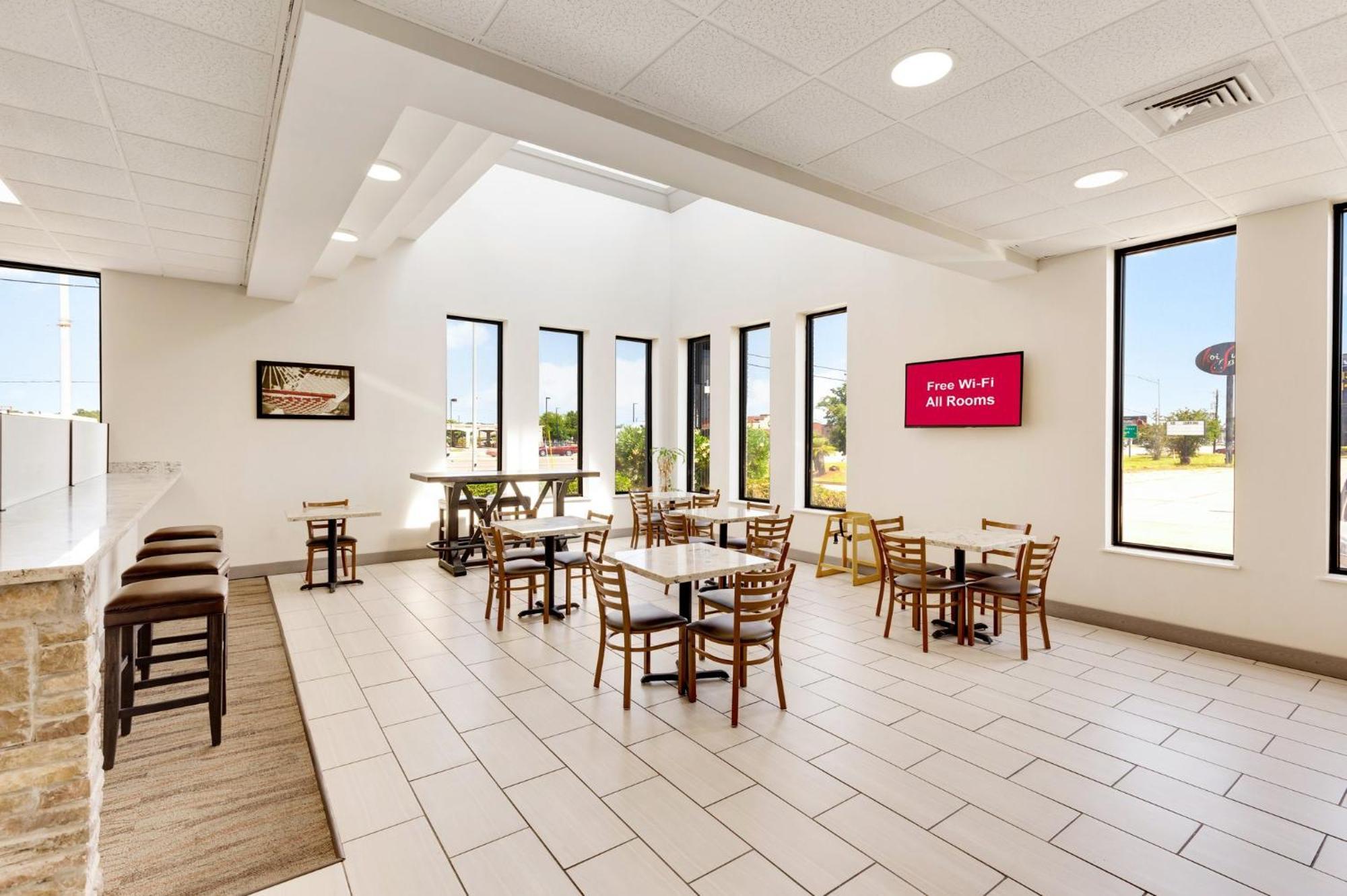 Red Roof Inn Gulfport - Biloxi Airport Exterior photo